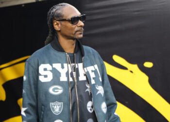 Snoop Dogg to host ‘Holiday Halftime Party’ during Lions-Vikings Christmas Day game on Netflix