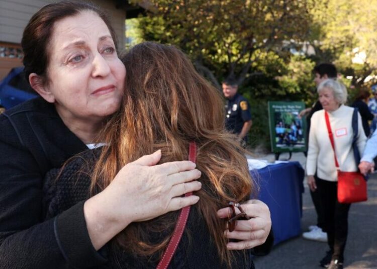Pacific Palisades residents preserve community with block party