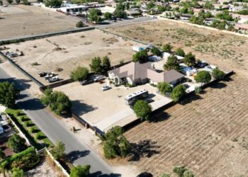 Leaders of secretive California religious group accused of murder after members vanish