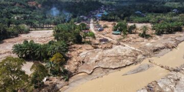 Recent deadly Asian floods are no fluke. They’re a climate warning, scientists say