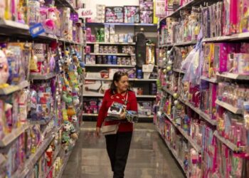 Toys are talking back thanks to AI, but are they safe around kids?