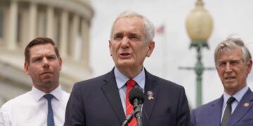 House lawmaker bows out of Congress after Supreme Court greenlights Trump-backed maps