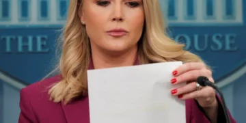 Photographer reveals how White House Epstein panic scrambled now-infamous photo shoot