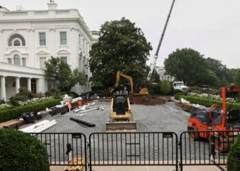 White House aide’s claim about ‘special’ Trump ‘spaces’ startles Vanity Fair editor