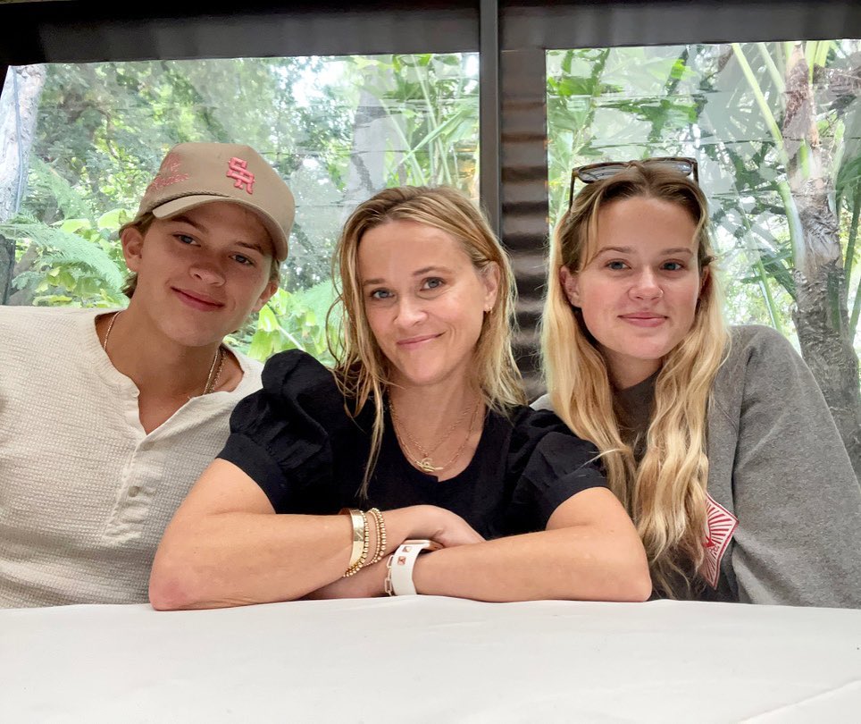 Reese Witherspoon with her kids Deacon and Ava Phillippe.
