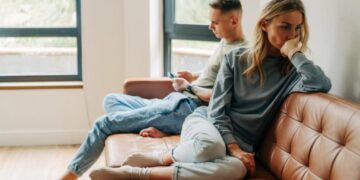 Dear Abby: My boyfriend is charging me $300 to watch our children