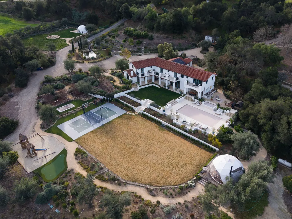 The Baldoni's purhcased this Ojai area, California mountain retreat in 2020. 