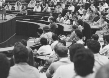 Barbara Aronstein Black, a First as a Law School Dean, Dies at 92