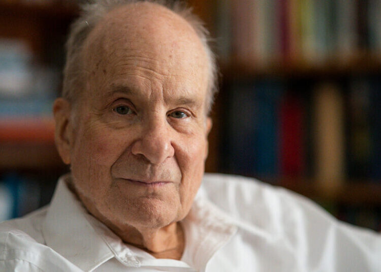 Louis E. Brus, Nobel Laureate Who Illuminated the Nanoworld, Dies at 82