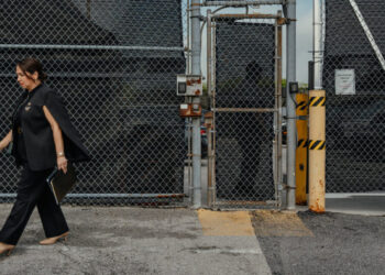 Judge, for Now, Allows Policy Restricting Lawmakers’ Access to ICE Facilities