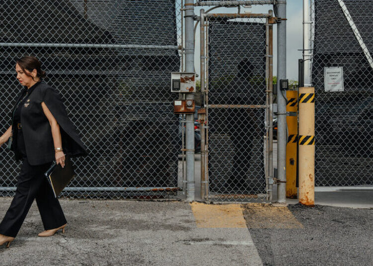 Judge, for Now, Allows Policy Restricting Lawmakers’ Access to ICE Facilities