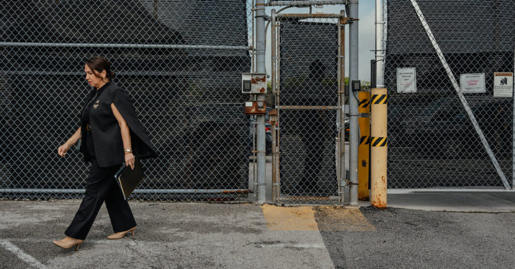 Judge, for Now, Allows Policy Restricting Lawmakers’ Access to ICE Facilities