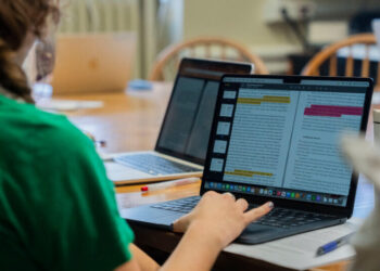 A.I. Is Coming to Class. These Professors Want to Ease Your Worries.