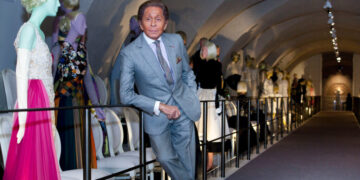 Valentino Garavani, Regal Designer and Fashion’s ‘Last Emperor,’ Dies at 93