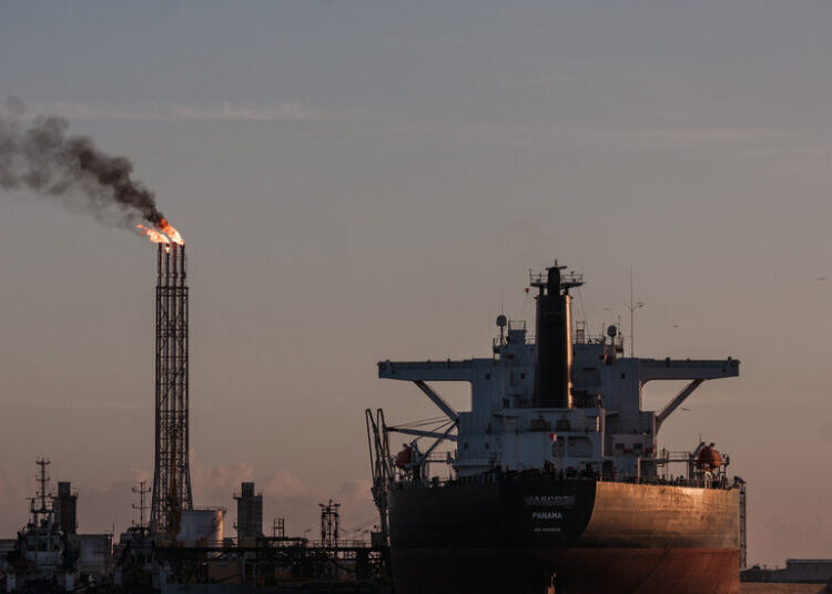 Trump Wants U.S. Investment in Venezuela, but Sanctions Still Complicate It