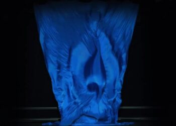 Turning 4 Miles of Silk Into a Stunning Theater Spectacle