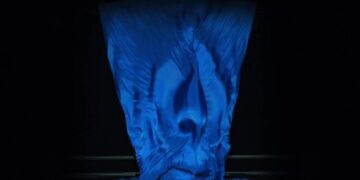 Turning 4 Miles of Silk Into a Stunning Theater Spectacle