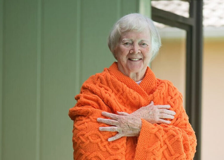 Barbara G. Walker, Guru to the Kniterati, Is Dead at 95