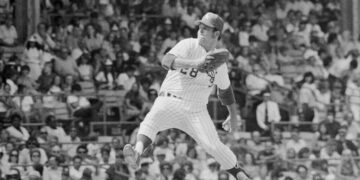 Wilbur Wood, Ironman Knuckleballer for the White Sox, Is Dead at 84