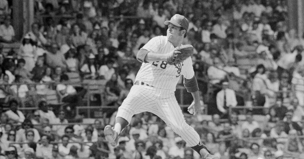 Wilbur Wood, Ironman Knuckleballer for the White Sox, Is Dead at 84