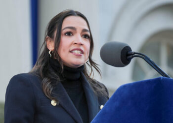 Ocasio-Cortez Urges New Yorkers to Celebrate Mamdani’s Inauguration as Their Own