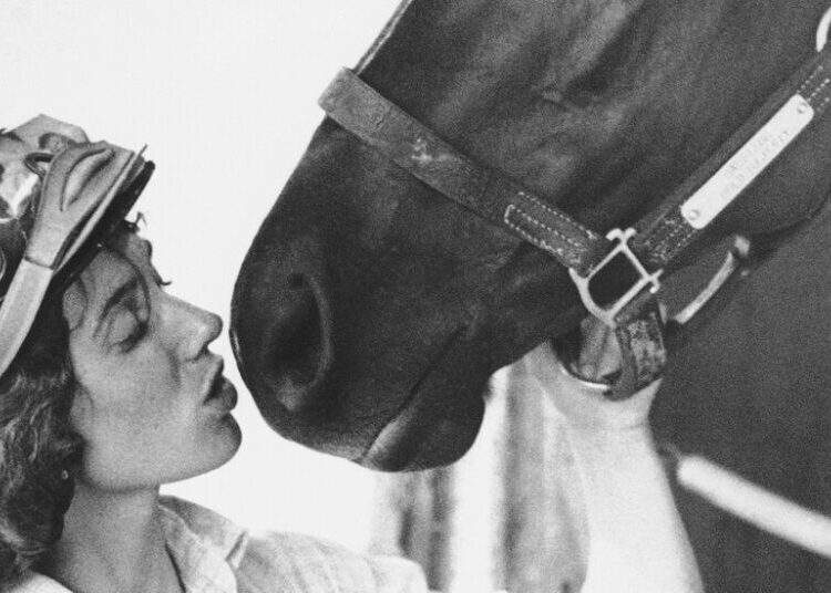 Diane Crump, First Woman to Ride in Kentucky Derby, Dies at 77