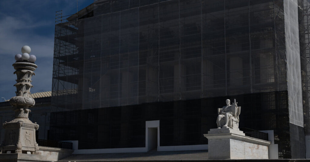 Supreme Court Increasingly Favors the Rich, Economists Say