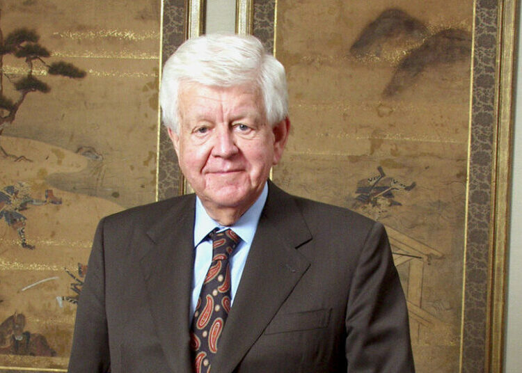 Bruce Crawford, Arts-Loving Adman Who Led the Met Opera, Dies at 96