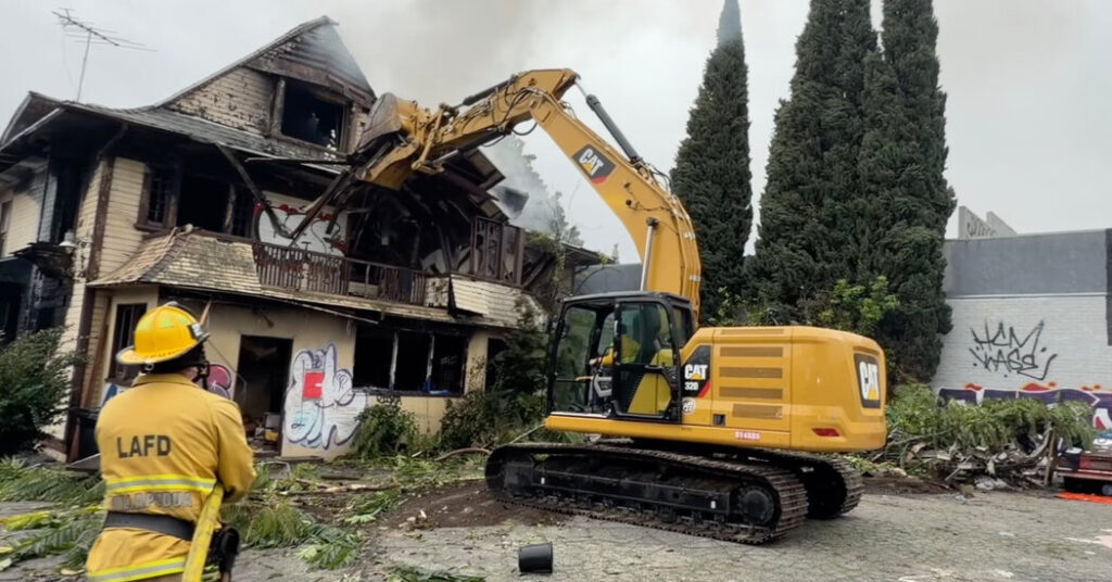 Fire Ravages Los Angeles Motel That Played Supporting Role in Films