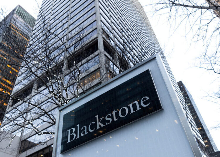 Trump Wants to Bar Wall St. Investors From Buying Single-Family Homes