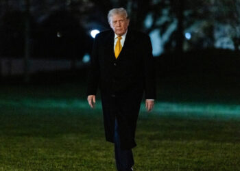 Trump and Colombian President Speak by Phone Amid Escalating Tensions