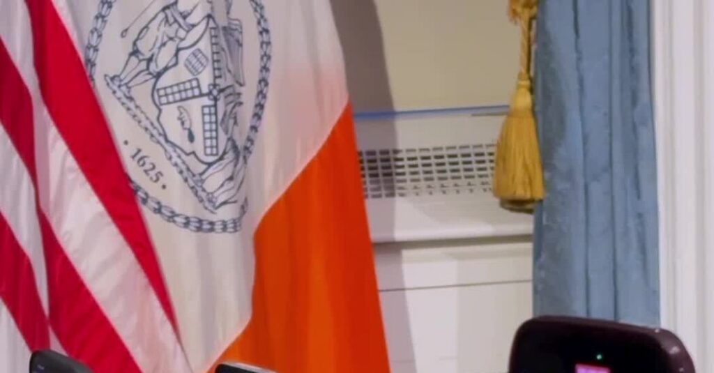 Some Questions, Then a Selfie: Mayor Mamdani Meets the (Creator) Press