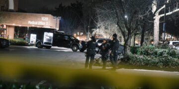 Agents in Immigration Crackdown Have Fired at Vehicles at Least 10 Times