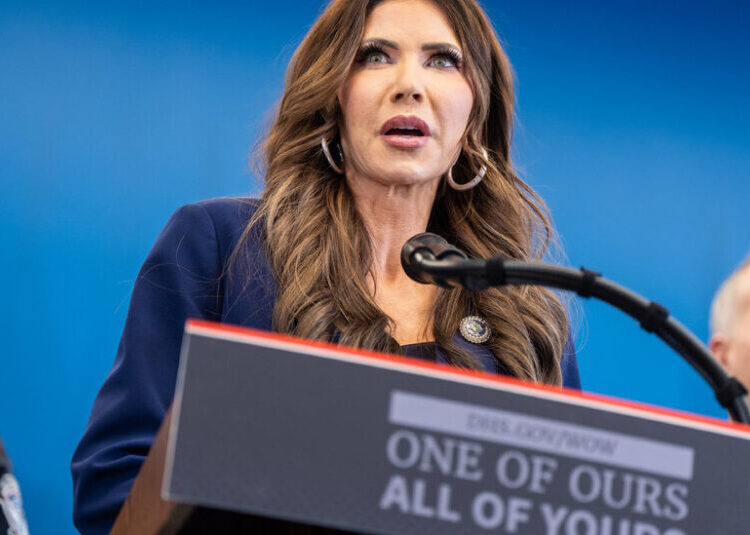 Noem Defends Officer in Minneapolis Killing and Attacks Mamdani