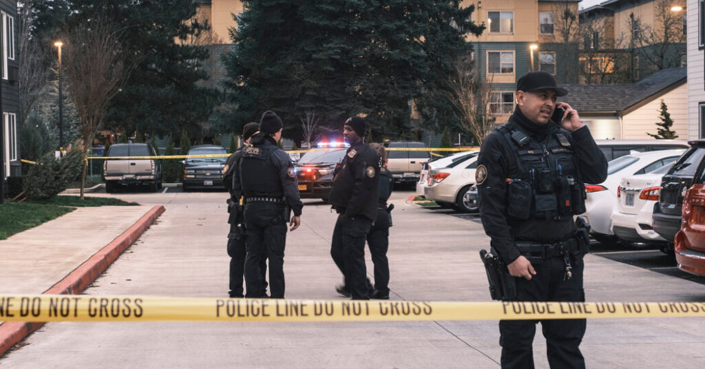 Federal Agents Shoot 2 During Traffic Stop in Portland, Ore.