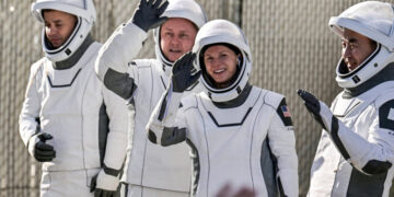 NASA Considers Early Return From I.S.S. After Medical Issue