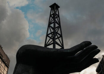 Wary of Investing in Venezuela, Big Oil Heads to the White House