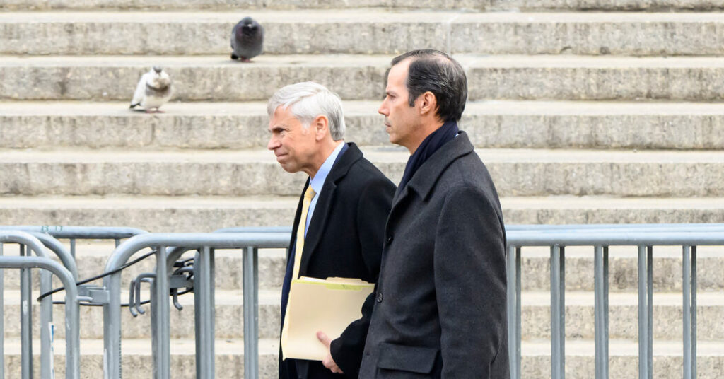 A (Lawyerly) Spat Erupts Over the Defense of Nicolás Maduro