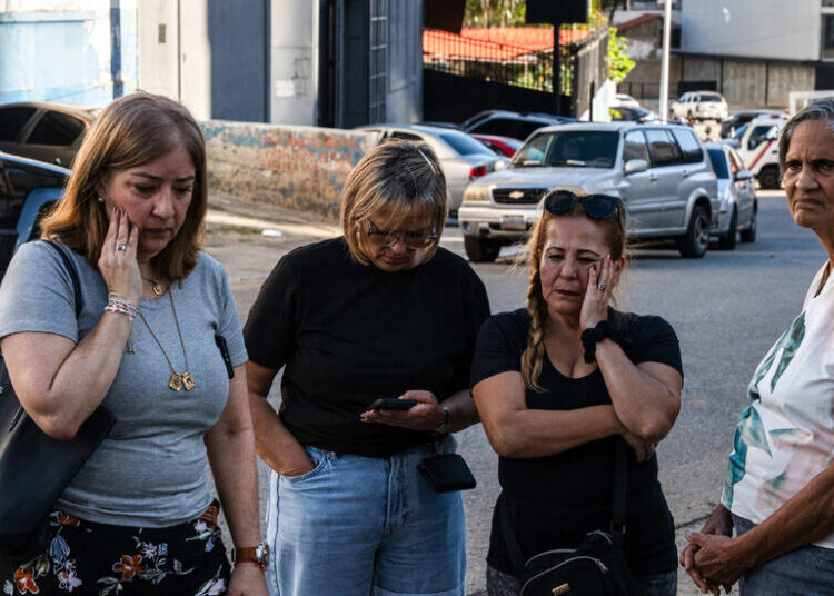 Outside Prisons in Caracas, Venezuelans Anxiously Await Release of More Political Detainees