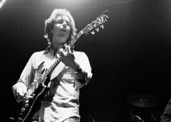 Bob Weir, Guitarist and Founding Member of the Grateful Dead, Dies at 78