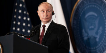 Why Putin Went Quiet When Challenged by Trump Over Venezuela