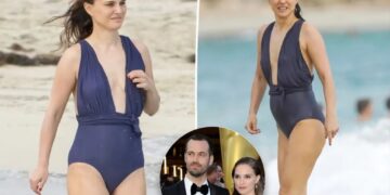 Natalie Portman displays beach body in plunging swimsuit on St. Barts getaway after divorce 