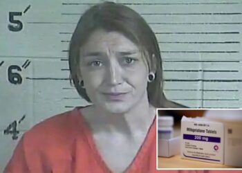 Kentucky woman, 35, charged with homicide after using abortion pills then burying fetus in  backyard