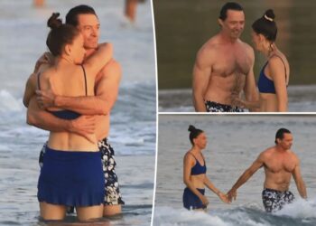 Hugh Jackman and bikini-clad girlfriend Sutton Foster pack on the PDA in Costa Rica