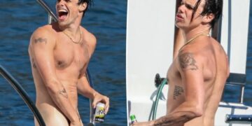 Pop star Yungblud ditches his clothes, bares all during wild private yacht party
