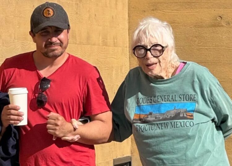 Shirley MacLaine, 91, makes rare appearance lunching at Los Angeles hotspot