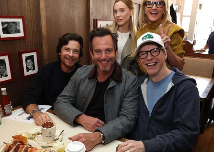 With the Golden Globes, Podcasts Are Ready for Their Close-Up