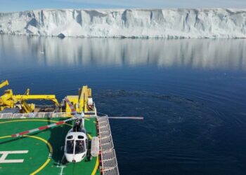 Tantalizingly Close to an Antarctic Glacier, but Weather Blocks the Way