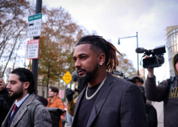 Bettor in Gambling Inquiry Says Messages Were About Roosters, Not Baseball