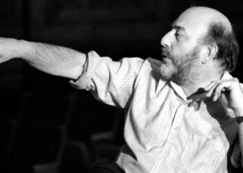 Frank Dunlop, 98, Dies; Gave British Theater a Free-Spirited Spin